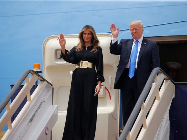 Меланья Трамп вышла к королю Саудовской Аравии с непокрытой головой