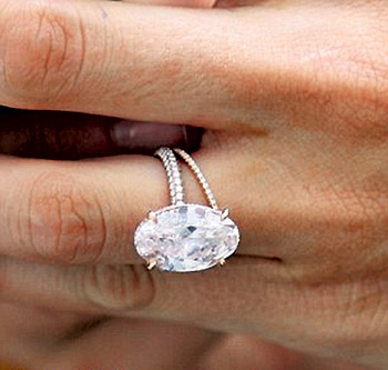 ...выложил за обручальное колечко ЛАЙВЛИ $2 млн.