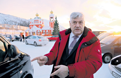 Мэр Михаил ГОРБАЧЁВ за мирскими делами и о душе не забывает