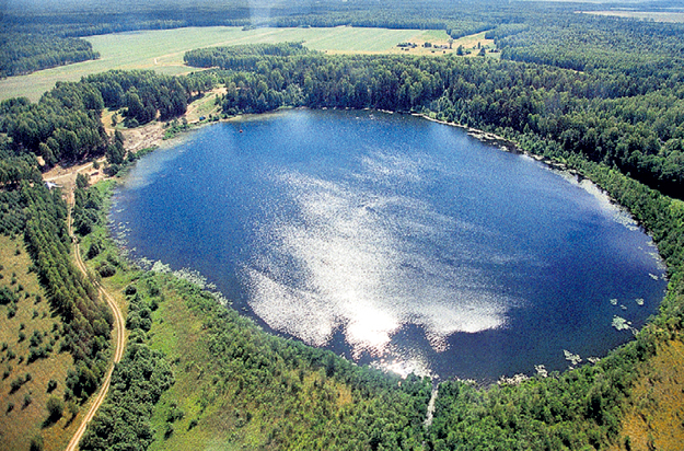 Над Шайтан-озером, что в Омской области, часто зависает НЛО. Фото: Livejournal.com