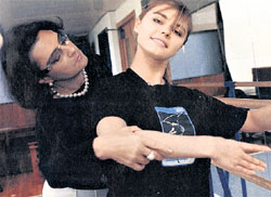 НАСТАВНИЦА И УЧЕНИЦА: Ирина Винер и Алина Кабаева знают, что главный секрет побед - это женственность