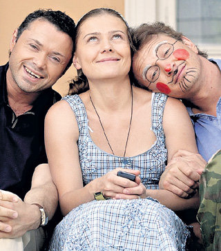 В паузах между съёмками Андрей НОСКОВ и Марат БАШАРОВ за Машу не боролись