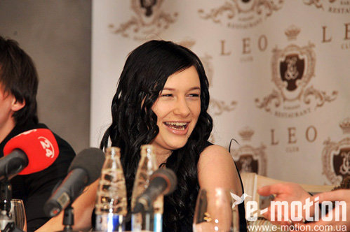 Чтобы прийти в форму, настя готова на крайние меры. Фото e-motion.tochka.ne