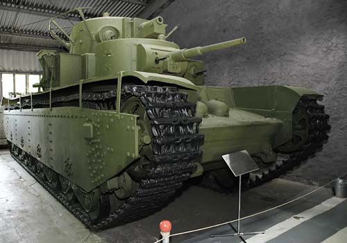 Единственный сохранившийся Т-35. Кубинка, музей бронетанковой техники. Фото: wikimedia.org