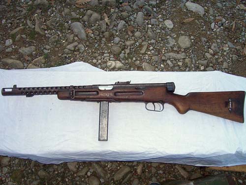 Легенда — Beretta 38. Источник: wikipedia.org