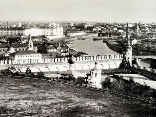 Были времена, когда район Таганки был окраиной. Вид на Замоскворечье 1884 года. Источник: wikimedia.org