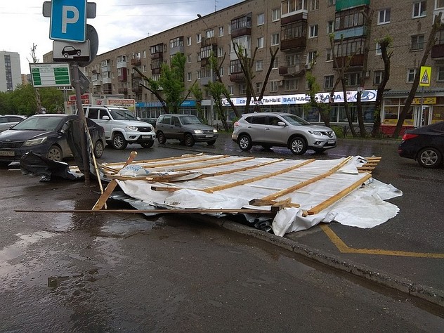 В Перми начали устранять последствия урагана
