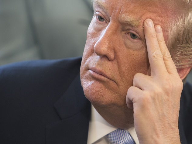 United States President Donald. J. Trump signs H.R. 1865, the "Allow States and Victims to Fight Online Sex Trafficking Act of 2017" Трамп доволен своим визитом в Сингапур