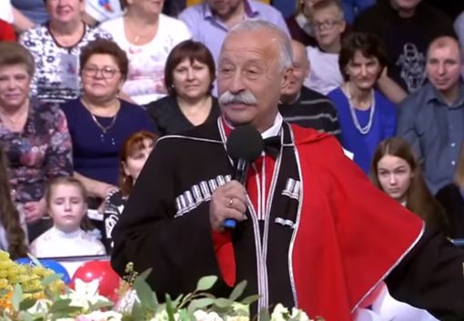 Наряды Леонида Якубовича на Поле Чудес