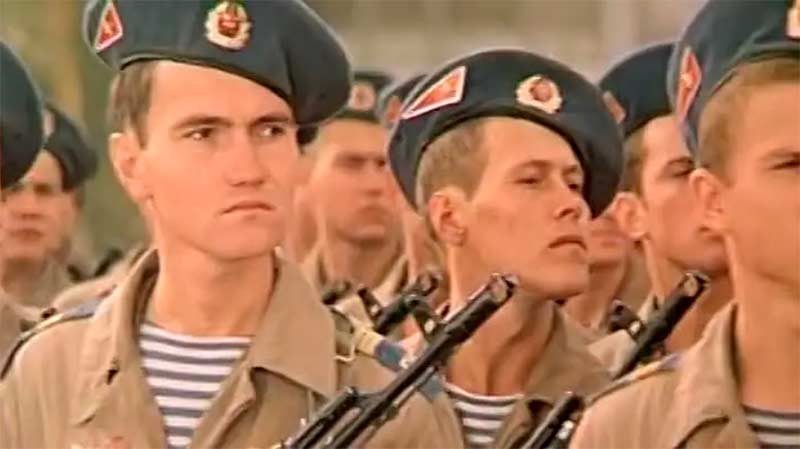 Кадр из фильма «Голубые молнии, 1978 г.