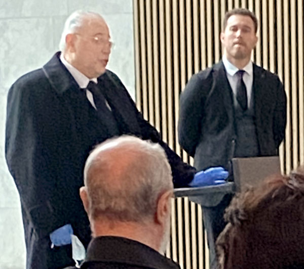 На панихиде Петросян сказал, что у таких людей, как Войнаровский, чувство юмора отказывает последним