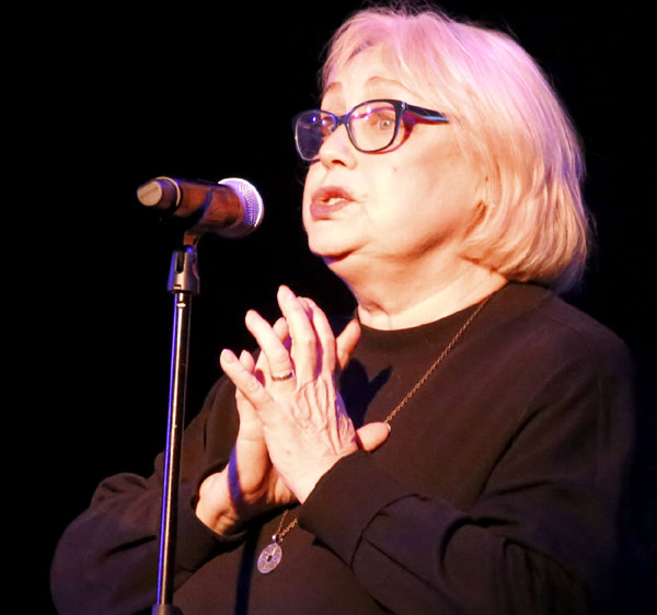 Актриса Елена Шанина, та самая Кончита из спектакля Ленкома «Юнона и Авось» и мать внебрачной дочери Александра Збруева, призналась: «Люди думали, что у нас с Гаркалиным роман. И мы страшно гордились»