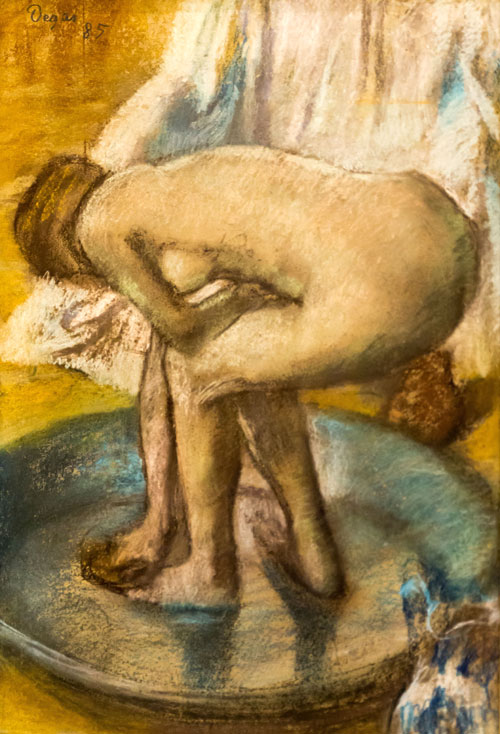 «Женщина моется в тазу» (1885 г., Метрополитен-музей, Нью-Йорк)