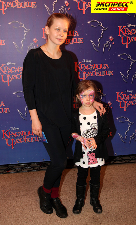 ЮЛИЯ ПЕРЕСИЛЬД С ДОЧКОЙ