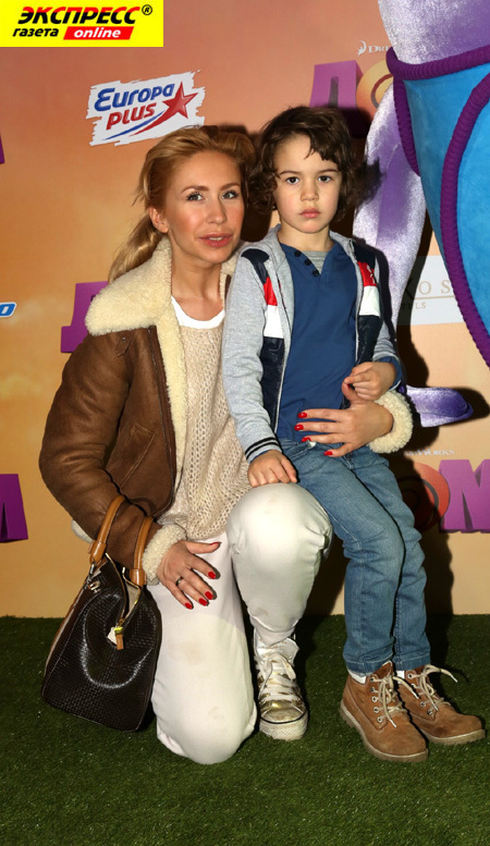АНАСТАСИЯ ГРЕБЕНКИНА С СЫНОМ ИВАНОМ
