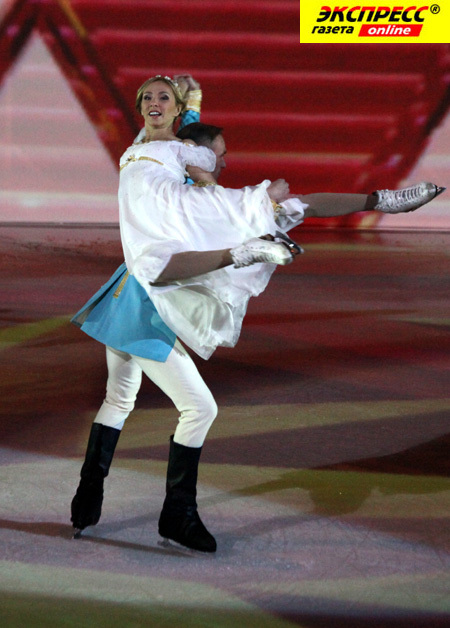 РОМАН КОСТОМАРОВ, ТАТЬЯНА НАВКА