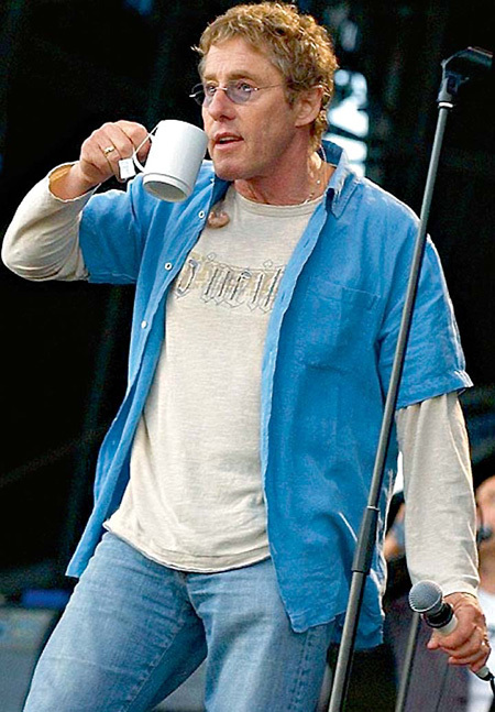 В 67 лет рокер выглядит как школьный учитель