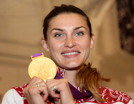 В жизни Анна ЧИЧЕРОВА выглядит совсем не так, как на подиуме (фото РИА =Новости=)