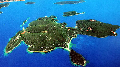 На Скорпиосе в 1968 году поженились Жаклин КЕННЕДИ и Аристотель ОНАССИС