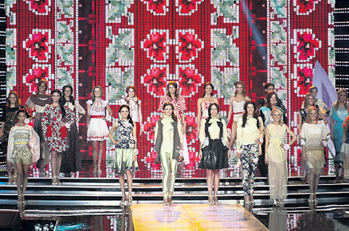 Некоторые девушки пришли на конкурс после ночных смен в стриптиз-клубах