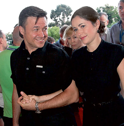 О свадьбе влюбленные объявили на недавнем «Кинотавре»