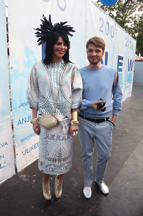 Анастасия СТОЦКАЯ со своим стилистом Олег ТАРНОПОЛЬСКИМ. На певице - платье от именитого английского дизайнера стоимостью 1,2 млн. рублей.