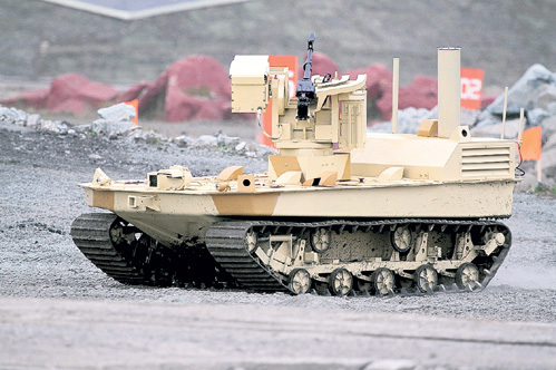 Танк-беспилотник: пройдёт по любому бездорожью, разведает обстановку, точным выстрелом уничтожит врага