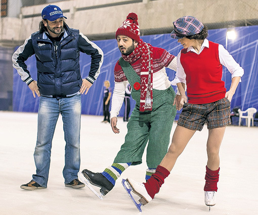 АВЕРБУХ усиленно тренирует артистов, чтобы они безупречно выступали перед зрителями все новогодние праздники (на фото Илья с ГАЛУСТЯНОМ и ПЕТРОВОЙ)