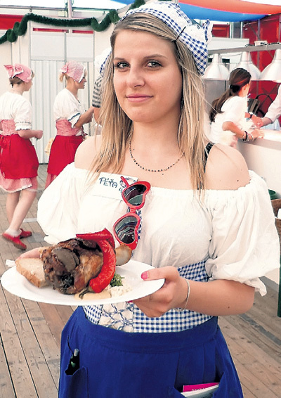 ...и «вепрево колено» - местные гастрономические фишки