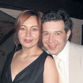 Три года назад ЧУМАКОВ женился на бизнесвумен Людмиле НАРКУЛОВОЙ, бросил пить и снова занялся творчеством (Фото: Vk.com)