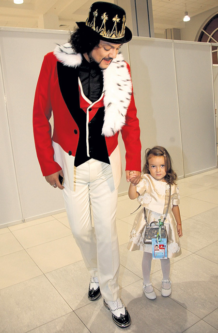 Царь Филипп впервые вывел принцессу Аллу-Викторию в высший свет