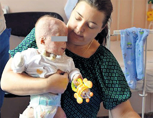 Наталия ТУПЯКОВА с маленьким Матвеем. Фото: vk.com/club107555196