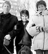 ЛАРИСА ВИКТОРОВНА И ОЛЕГ ВИКТОРОВИЧ: болезнь разлучила их с внучкой (в центре Юля Волкова)