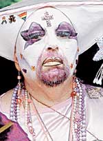 МОНАХИНЯ: мечтает об обедне