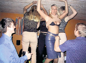 КОРПОРАТИВКА: менеджерам после пятого тоста аниматоры не нужны