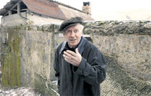 ЮРИЙ КУЗЬМИНКОВ: в этой хижине его герой - Дед-знахарь - выхаживал Аниканову