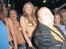 ЛАРРИ ФЛИНТ: ждёт победительницу в гости