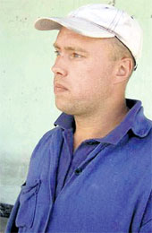 АЛЕКСАНДР ЛАВРИЧЕНКО: шлёт маме самодельные открытки