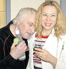 ...а закончил водкой в компании актрисы Мысиной