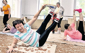 ЗОЯ ЛЕДЕНЕВА: такой форме и школьницы позавидуют