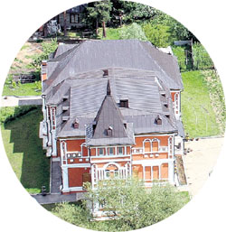 Центр православного наследия. Первый этаж центра отдан под представительские функции. Второй - под зал заседаний Синода