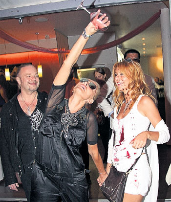 Лайма ВАЙКУЛЕ на глазах у изумленного Владимира ПРЕСНЯКОВА...