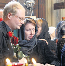 Единственная родная дочь ПУГОВКИНА Елена с сыном Михаилом остались без наследства