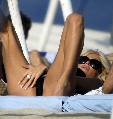 И снова взялась за свое... Фото: celebrity-gossip.net