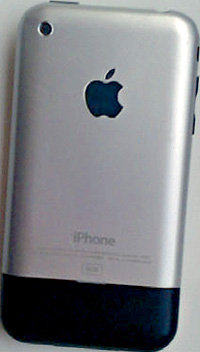 Фальшивый iPhone выглядит, как настоящий...